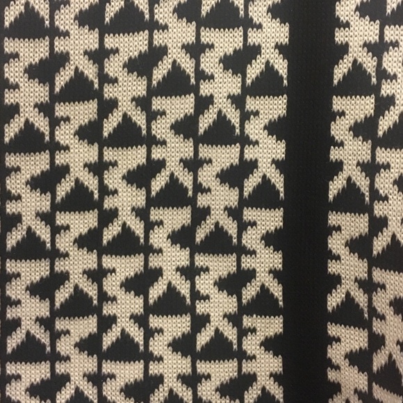 ⚪️🖤 NWT Michael Kors MK Logo Scarf 🖤⚪️ - Picture 3 of 4